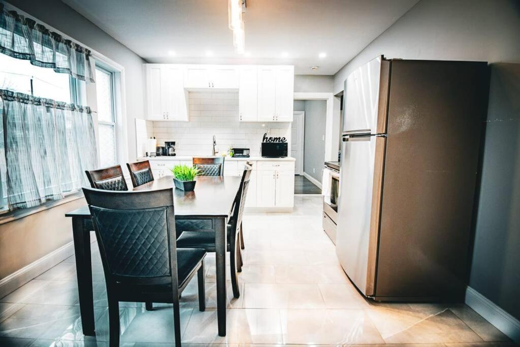 Comfortable 3Br, 1 Bath Close To The Falls Niagara Falls Exterior photo
