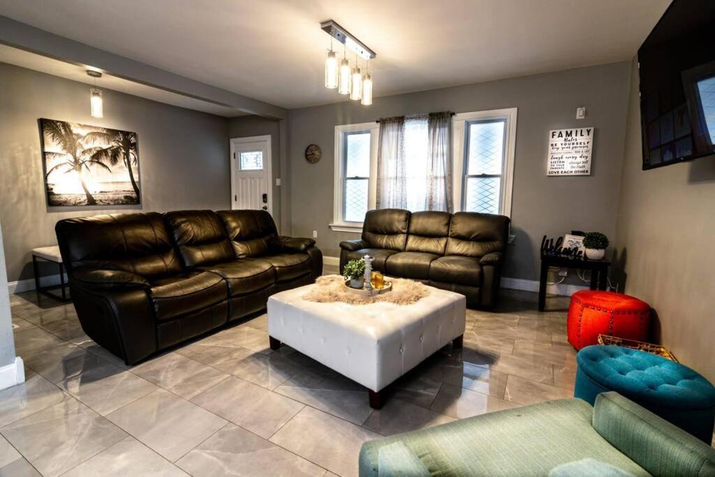 Comfortable 3Br, 1 Bath Close To The Falls Niagara Falls Exterior photo